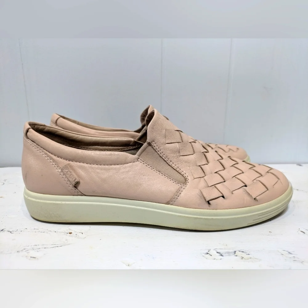 Ecco Soft 7 Woven Leather Slip On Shoes Two‎ Pair Lot Black Pink Size 8 Or 39